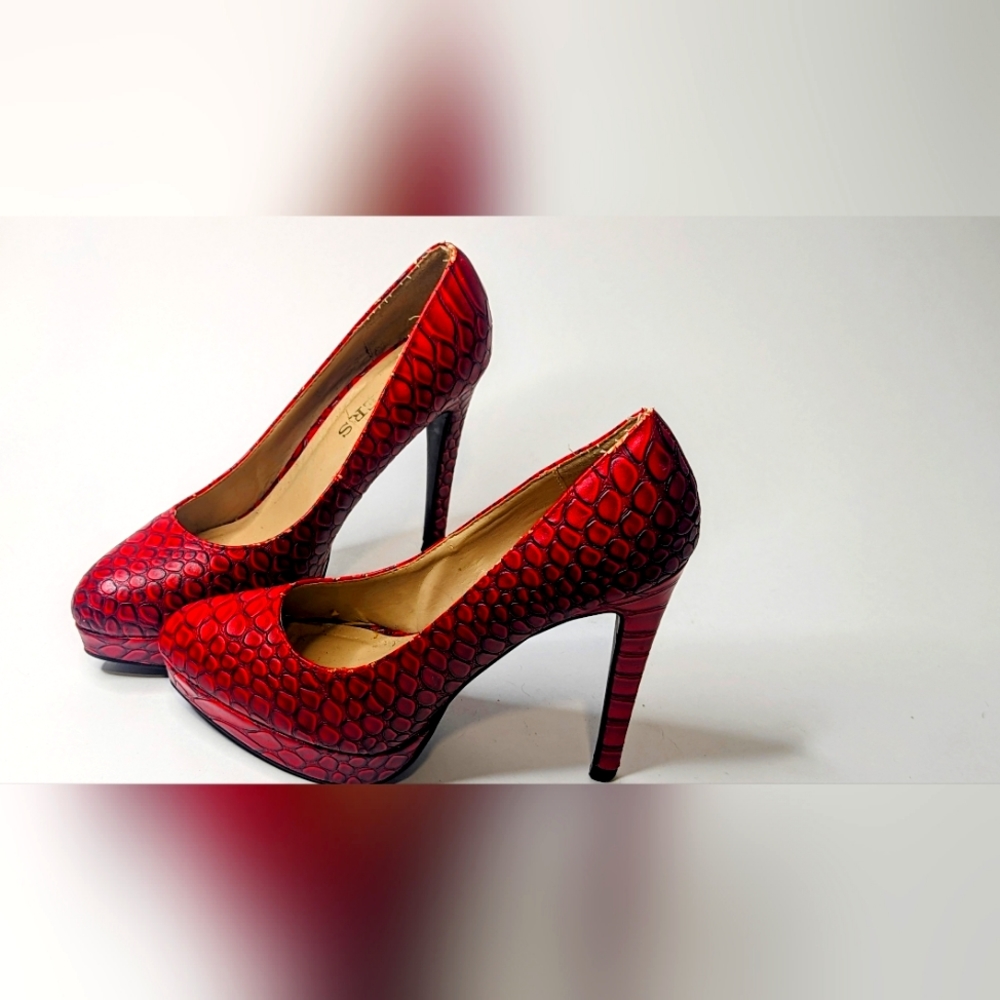 Bakers high heel shoes. Red color and are a size 8.